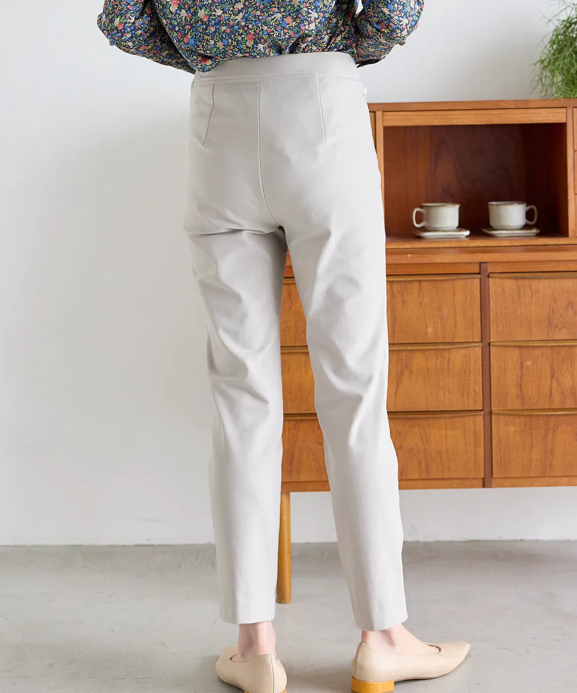 パーシャルHTピーチPOスリムアンクルパンツ   LANTANA(ランタナ)