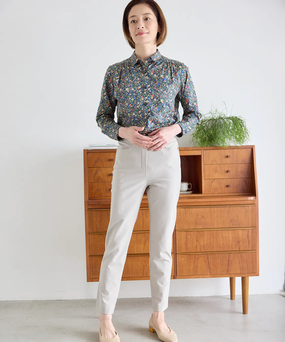 パーシャルHTピーチPOスリムアンクルパンツ   LANTANA(ランタナ)