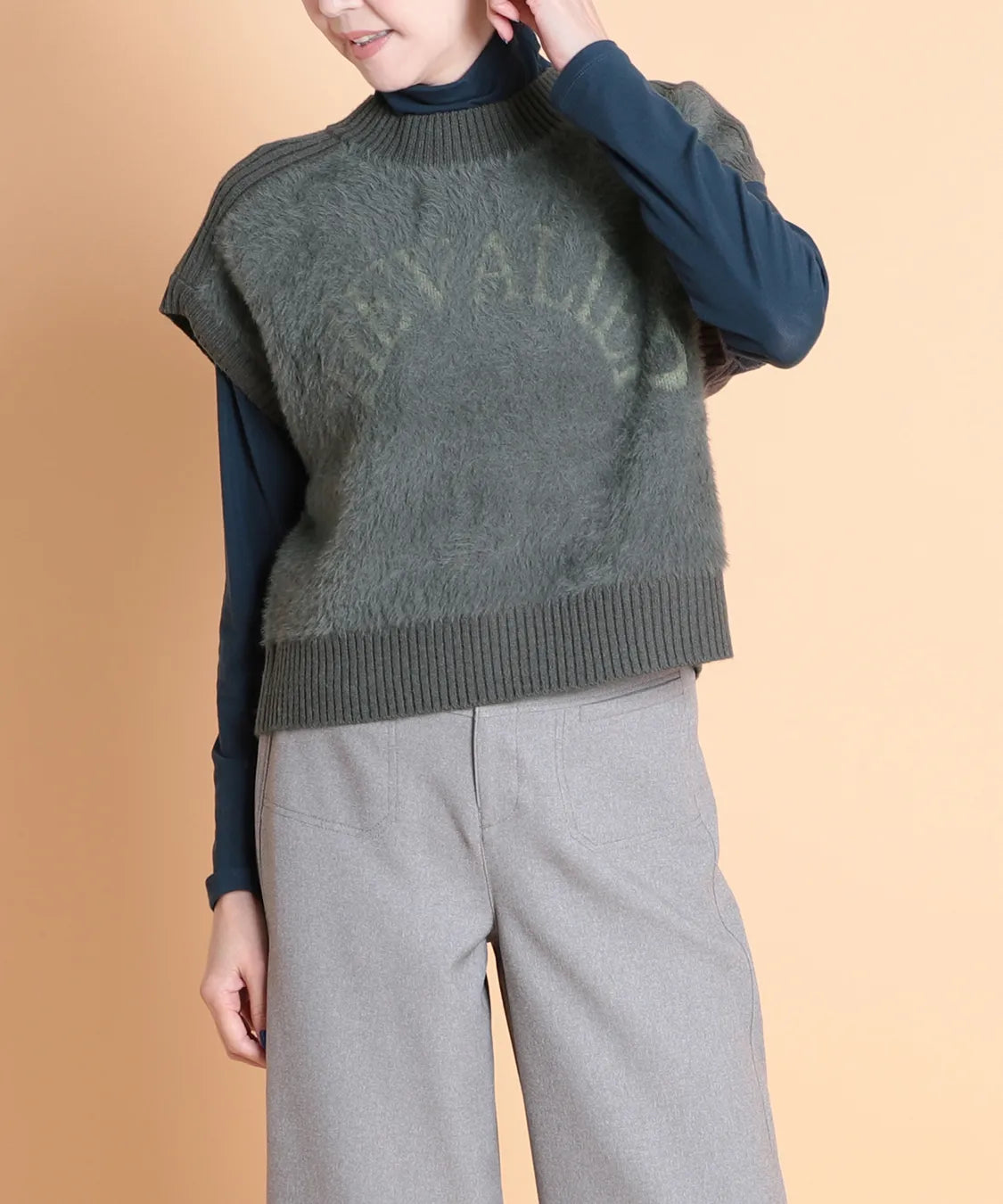 シャギーロゴベスト　セラビ(C'EST LA VIE)