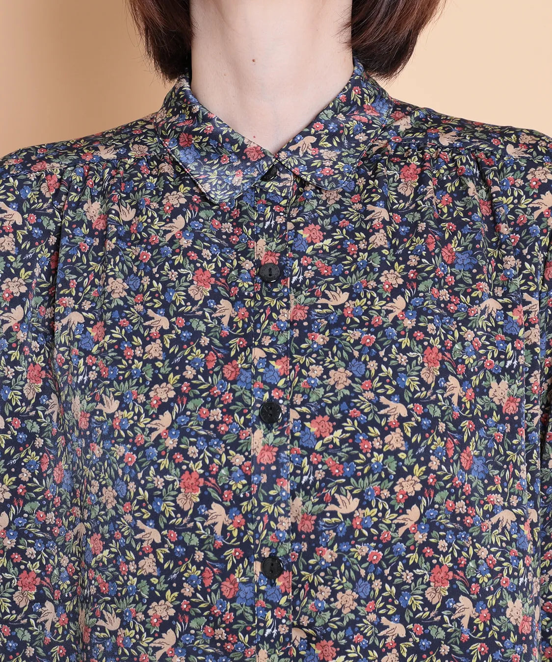 リバティ バードソングブライトスエートロングブラウス SAVOIR (サヴォア)