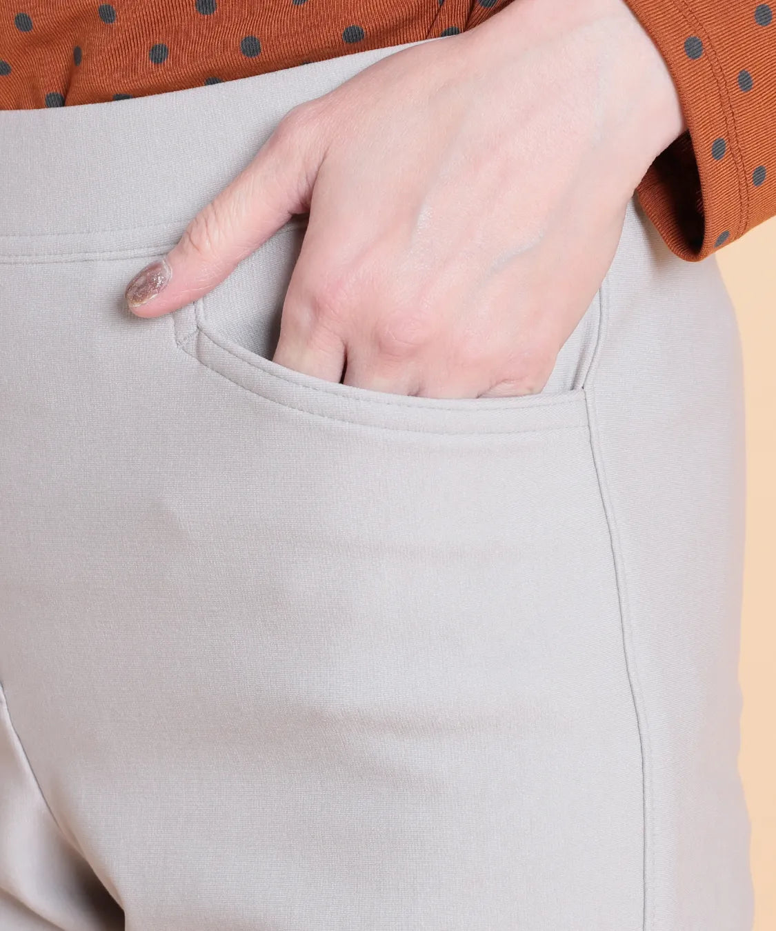 パーシャルHTピーチPOスリムアンクルパンツ   LANTANA(ランタナ)