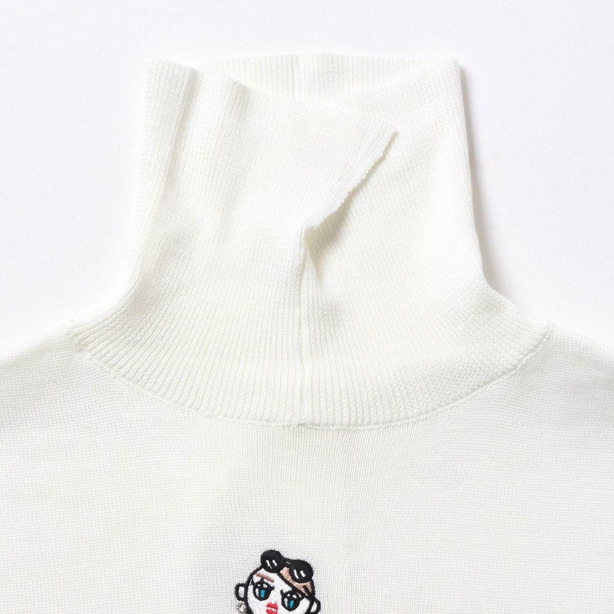 ウールMIXアップリケ刺繍ニットプルオーバー      【オータムセール】